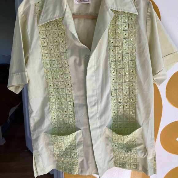 Men's Vintage Lime Green Guayabera Shirt - Picture 1 of 3